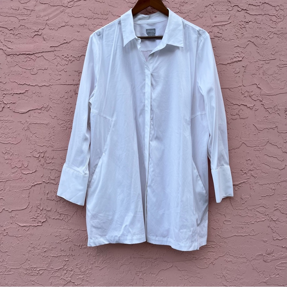 Chico’s White Button Up Shirt Pockets Size 3